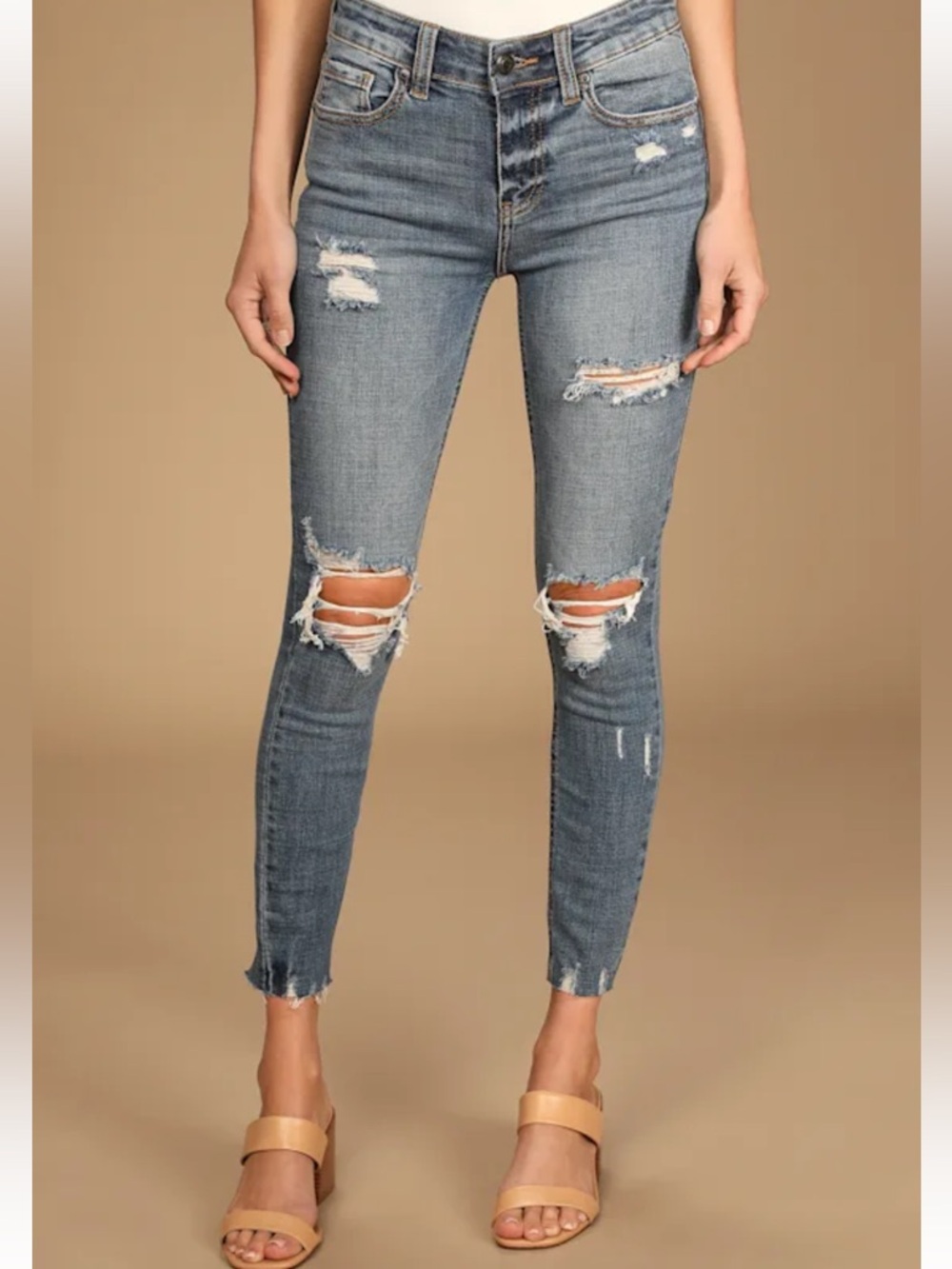 eunina Light Wash Distressed High Rise
Cropped Skinny Jeans Size 9